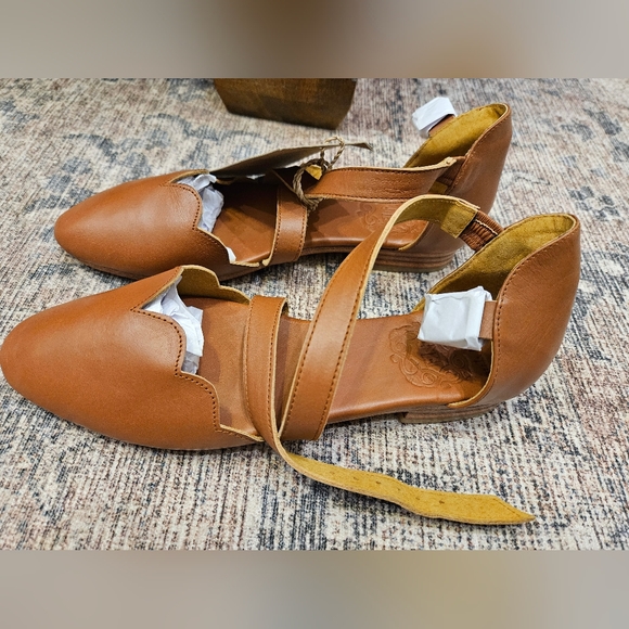 ELF Leather Flats - Picture 4 of 7